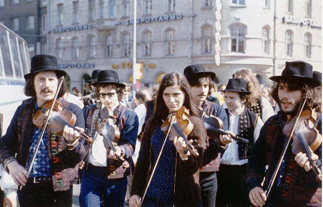 Béla Halmos, Ferenc Sebő, Márta Virágvölgyi, and Mihály Sipos accompany a processional dance; Finland, 1974